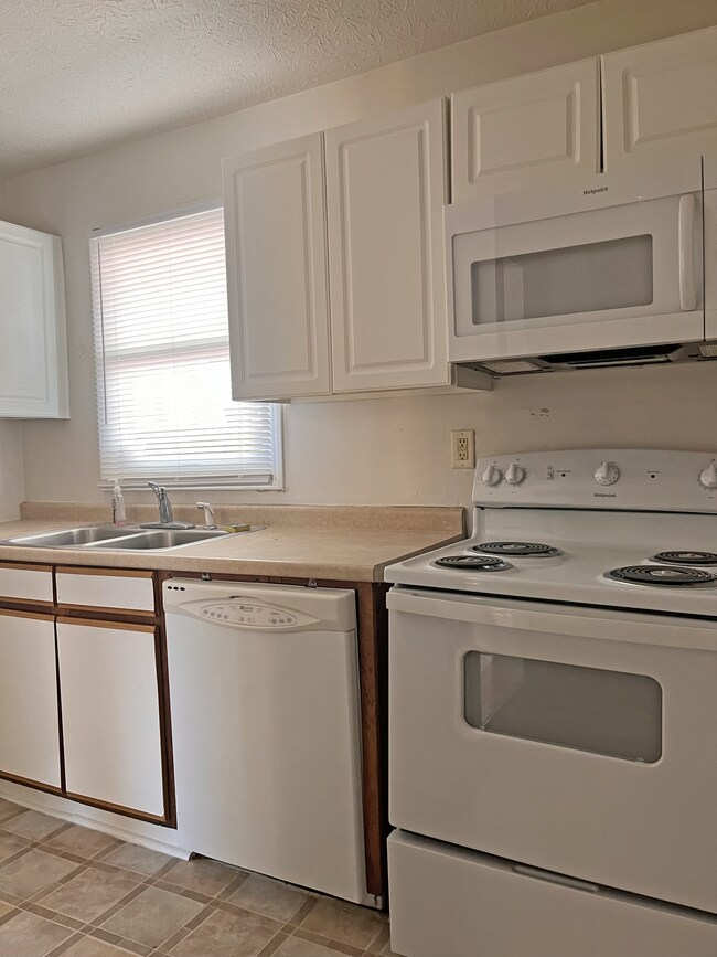 Foto del edificio - 4625 Rookwood Ave