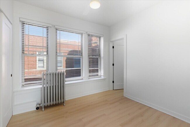 Foto del edificio - 6969 N Bell Ave