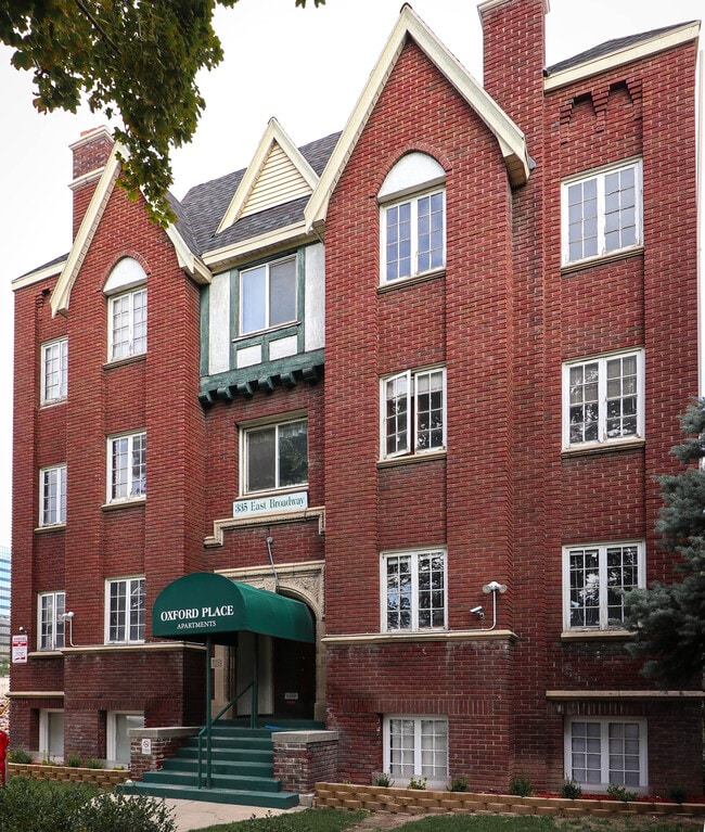 Foto del edificio - 335 E Broadway