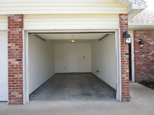 Building Photo - 208 - 210 Nikki Way