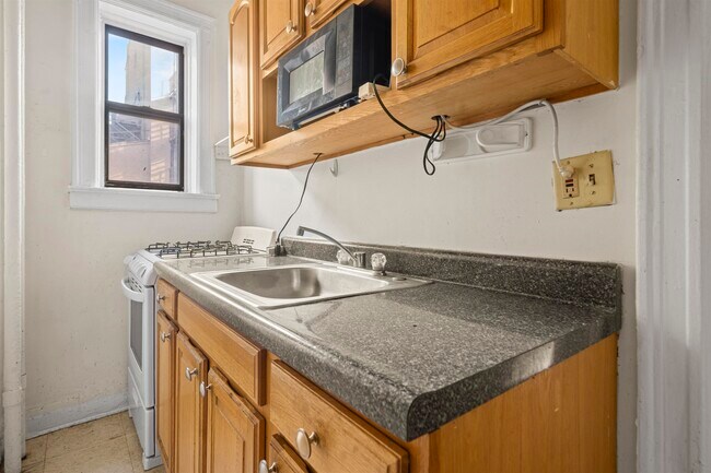 Foto del edificio - 821 Bergen Ave