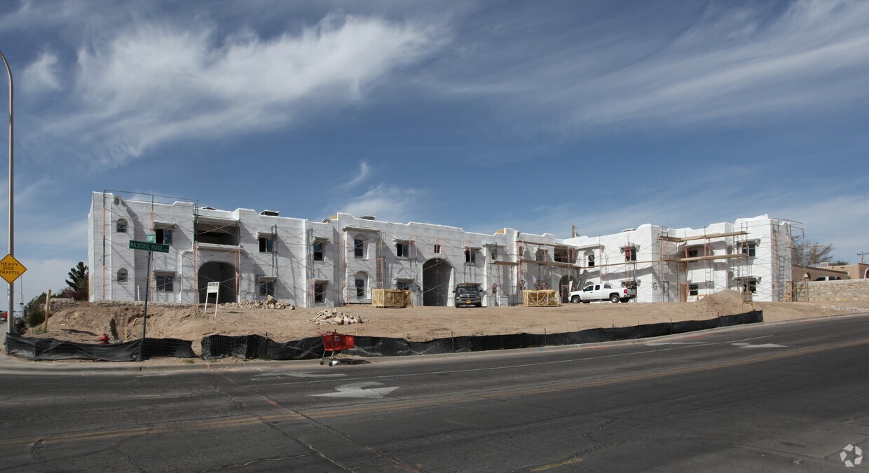 Building Photo - Majestic Ridge Apartments