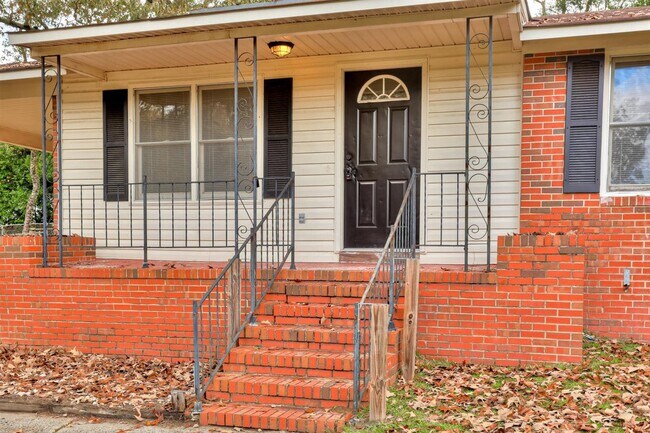 Building Photo - 3219 Holt Rd