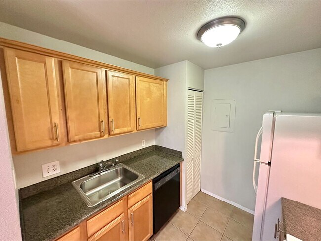 Foto del edificio - 6105 N 16th St