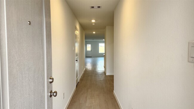 Foto del edificio - 16231 Domestic Dove Wy