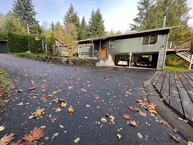 Building Photo - Southworth Hideaway Available Now! Small Pets Okay! 2 Br for Rent!