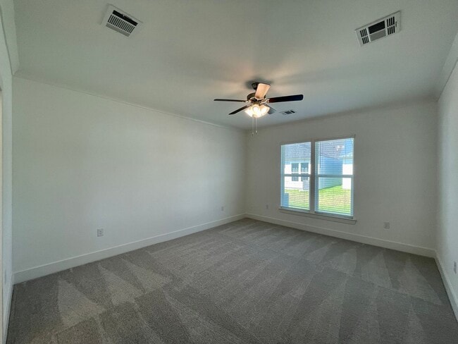 Building Photo - Must see home in  River Hills Farm!