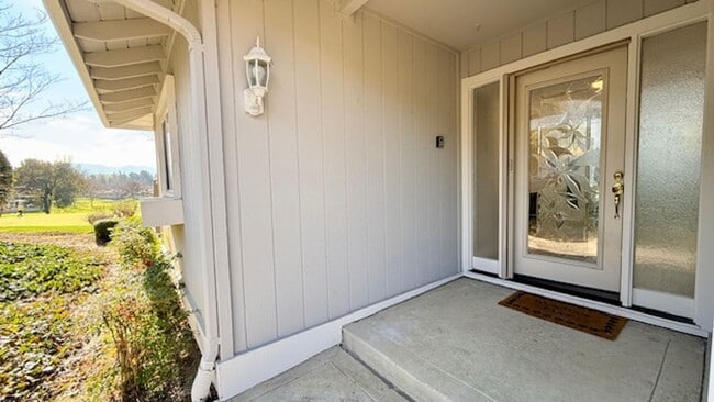 Foto del edificio - Gorgeous 2BD/2BA, Single-Story TH in Crow Canyon Country Club, Danville- Available NOW!