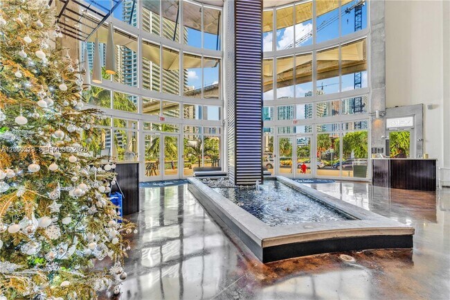 Foto del edificio - 690 SW 1st Ct