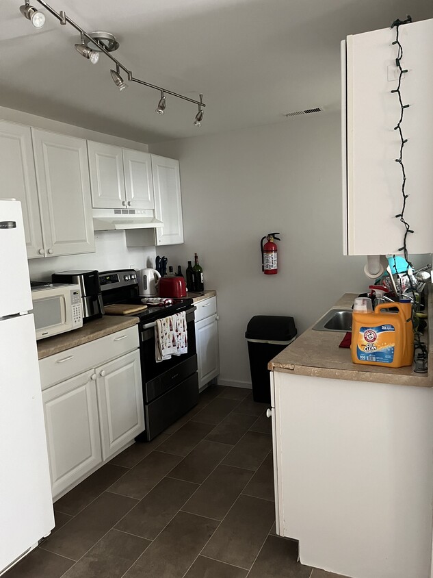 Kitchen - 229 Meadow Ridge Rd