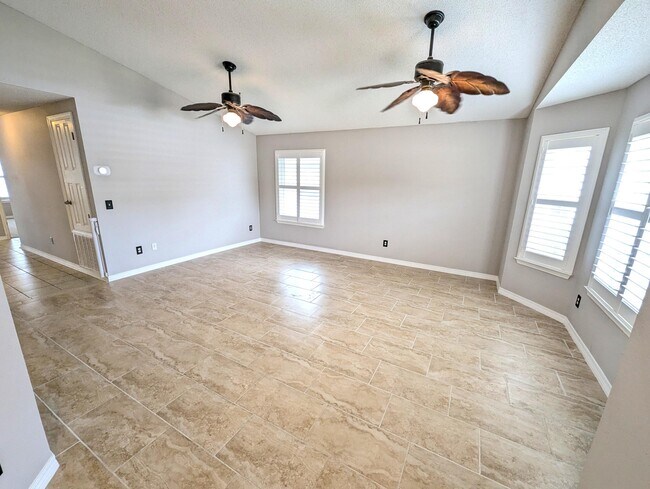 Foto del edificio - 9475 Pine Lily Ct