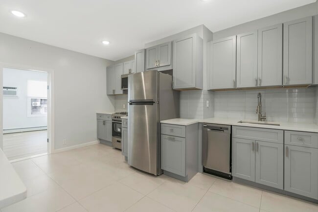 Building Photo - 120 36th St