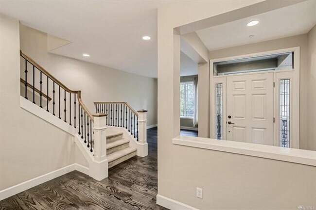 Foto del edificio - Beautiful 4 bedroom 2.5 bath house in Snoq...