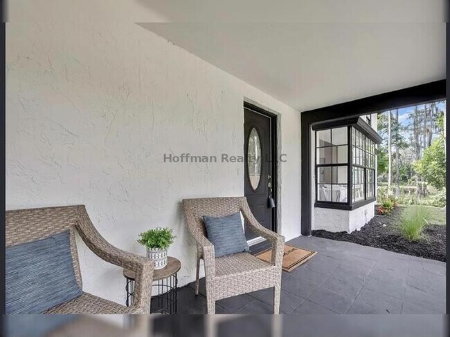 Building Photo - Stunning Lakefront Home with Private Access to Lake Thomas