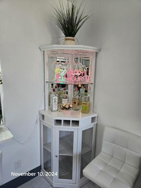 Building Photo - 2909 Middle River Dr