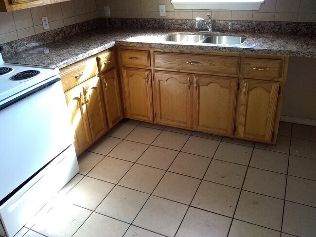 cocina - 712 Agate St