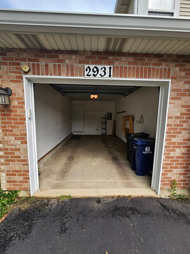 Building Photo - 2931 Stockton Ct