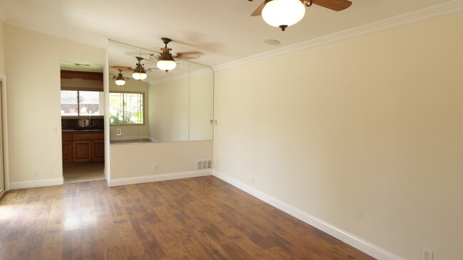 Building Photo - 450 Poplar Ave