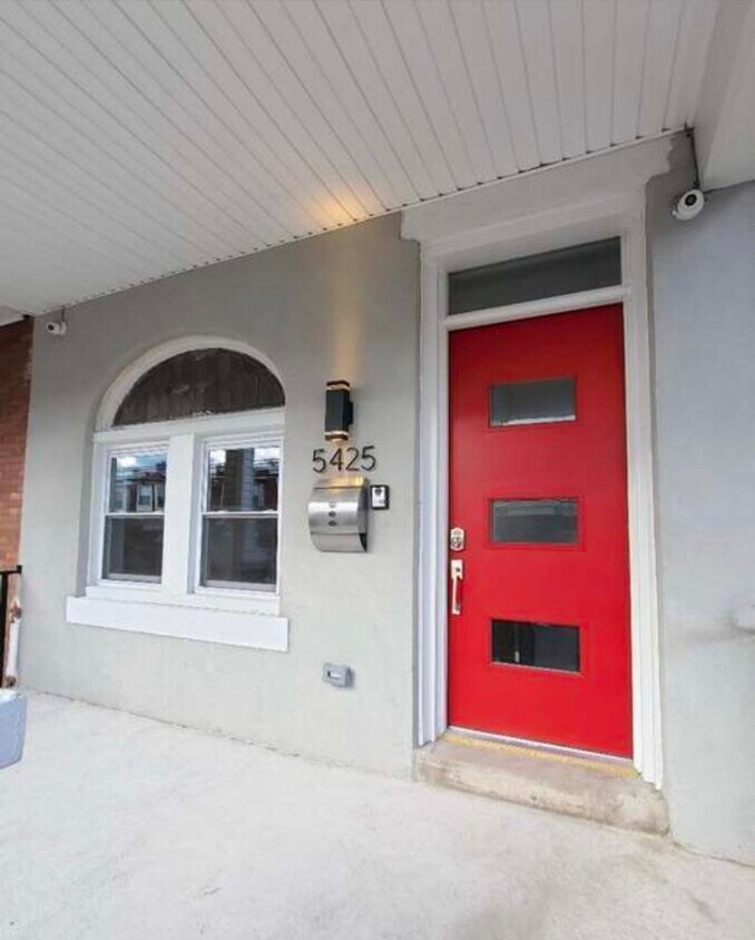 Primary Photo - 5425 Catharine St