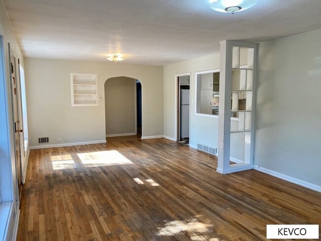 Building Photo - Sizable House on Remington!