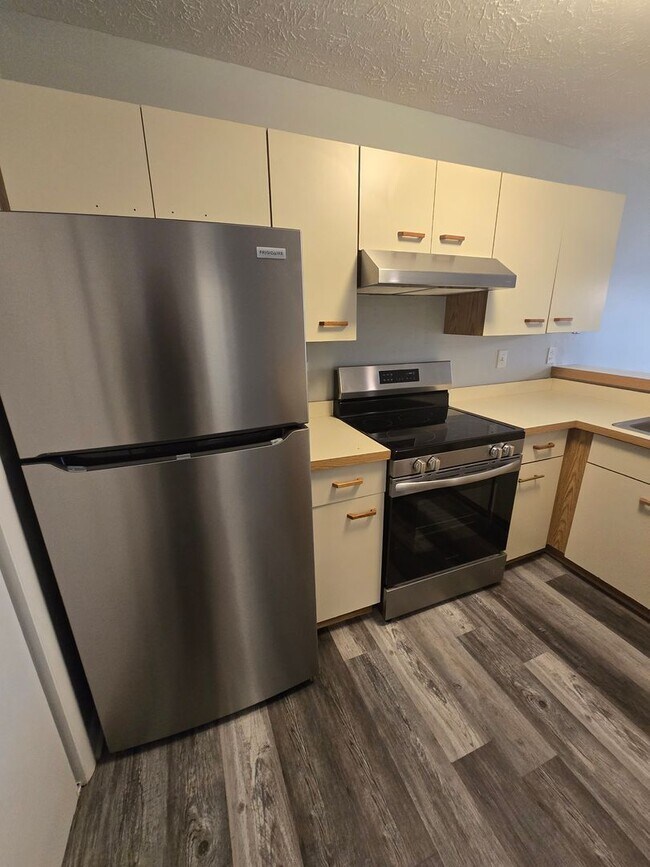 Foto del edificio - 6809 Willowbrook Dr