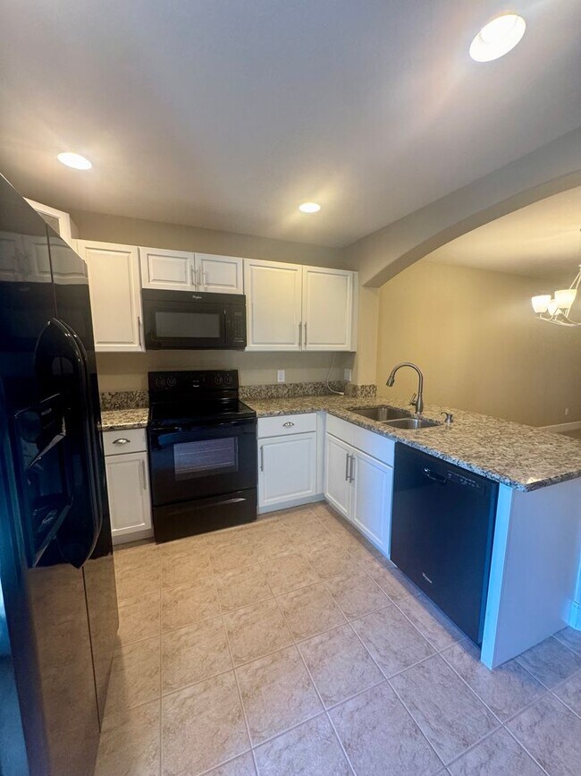 Building Photo - Welcome to this stunning 3-bedroom, 2-bathroom