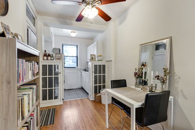 Foto del edificio - 3620 N Marshfield Ave