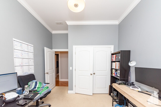 Building Photo - 2901 N Halsted St