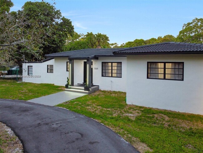 Foto del edificio - 7335 SW 104th St