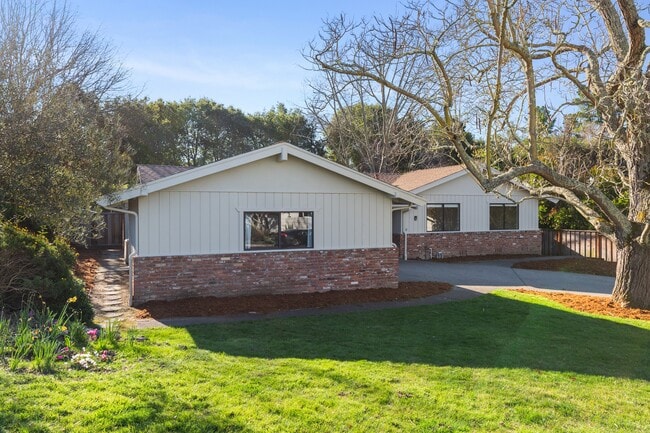 Building Photo - 4 Pimentel Ct