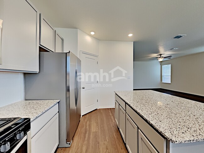 Building Photo - 2721 Wolfcreek