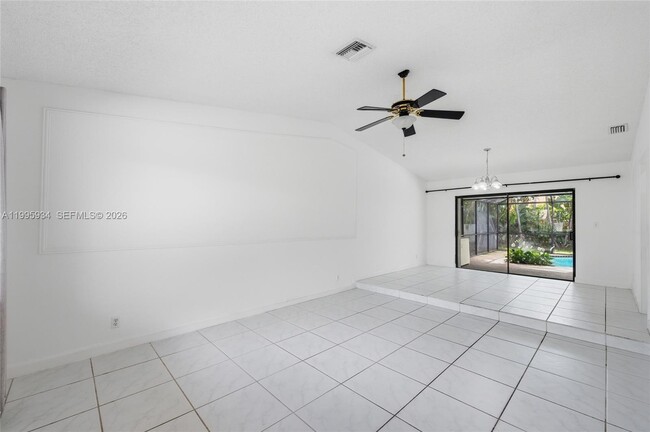 Foto del edificio - 676 NW 107th Ln