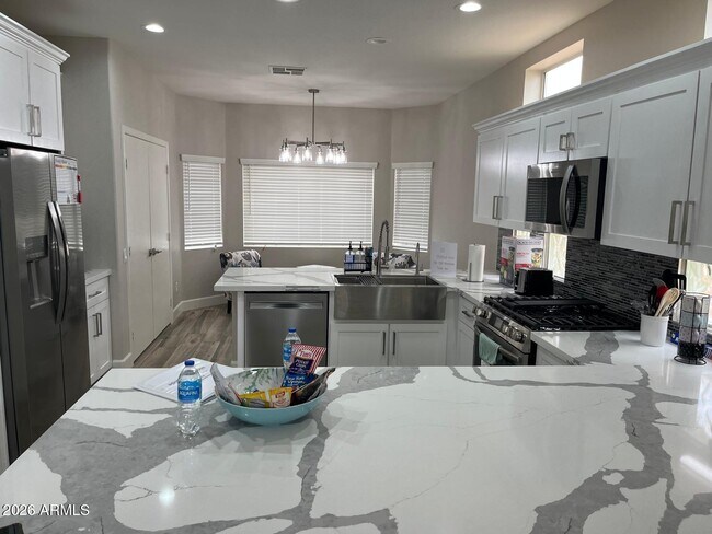 Foto del edificio - 14608 W Horizon Dr