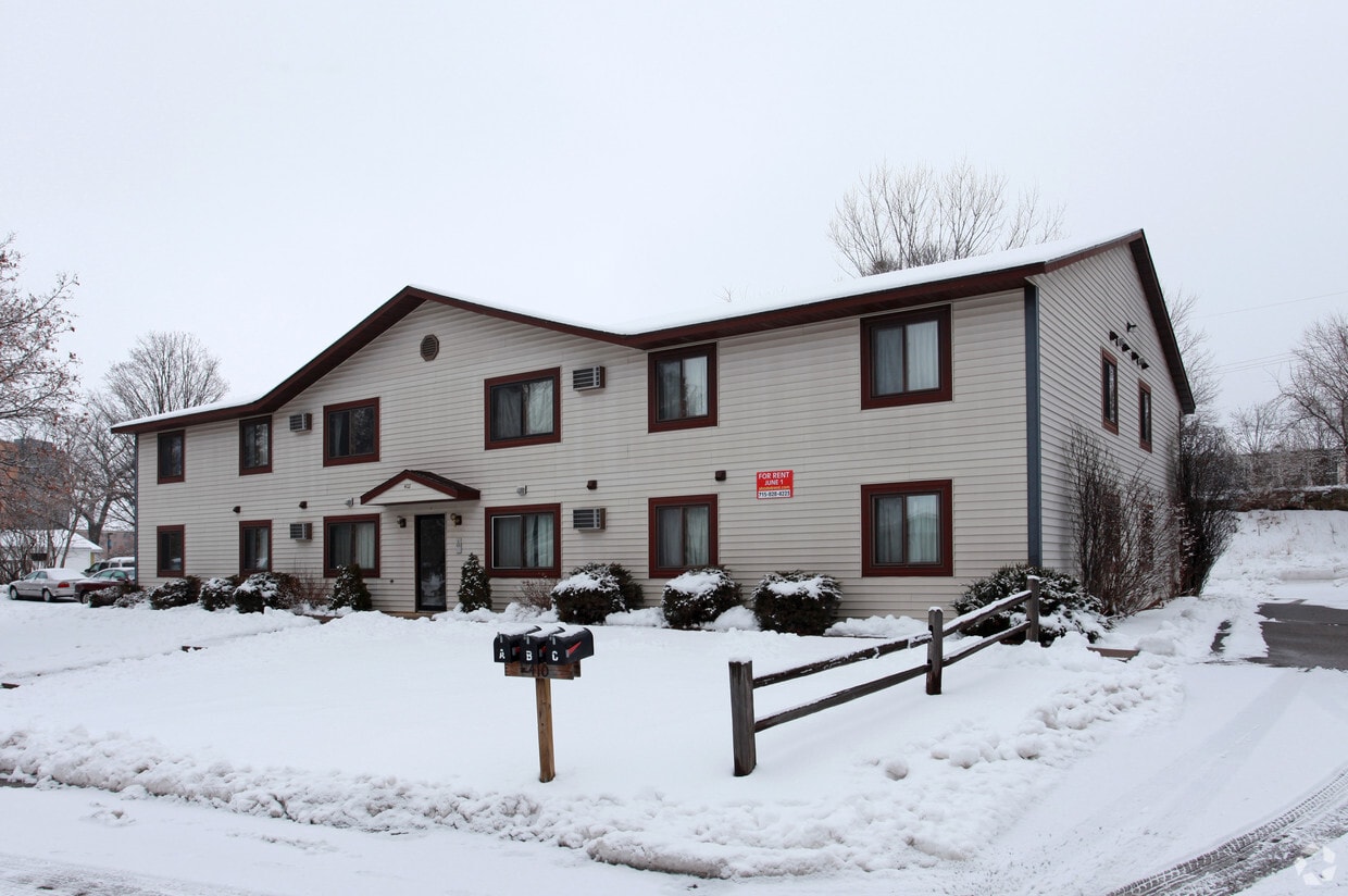 402 3rd St W, Menomonie, WI 54751 Apartments in Menomonie, WI