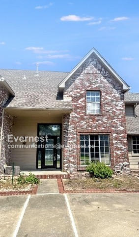 Foto principal - 10116 S Fulton Ave