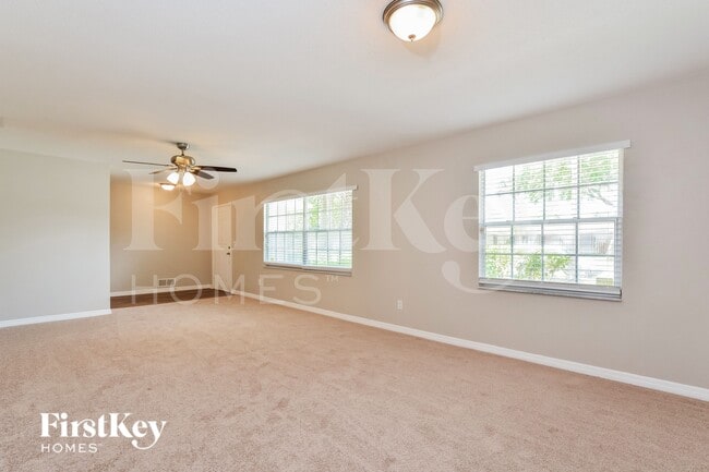 Foto del edificio - 833 Pine Forest Trail W