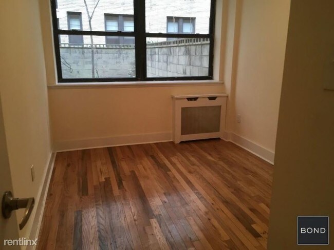 Building Photo - 40 W 73rd St