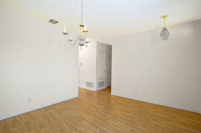 Foto del edificio - 10617 Wolfcreek Ln