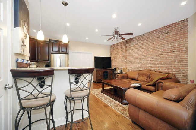 Foto del edificio - 223 W 115th St