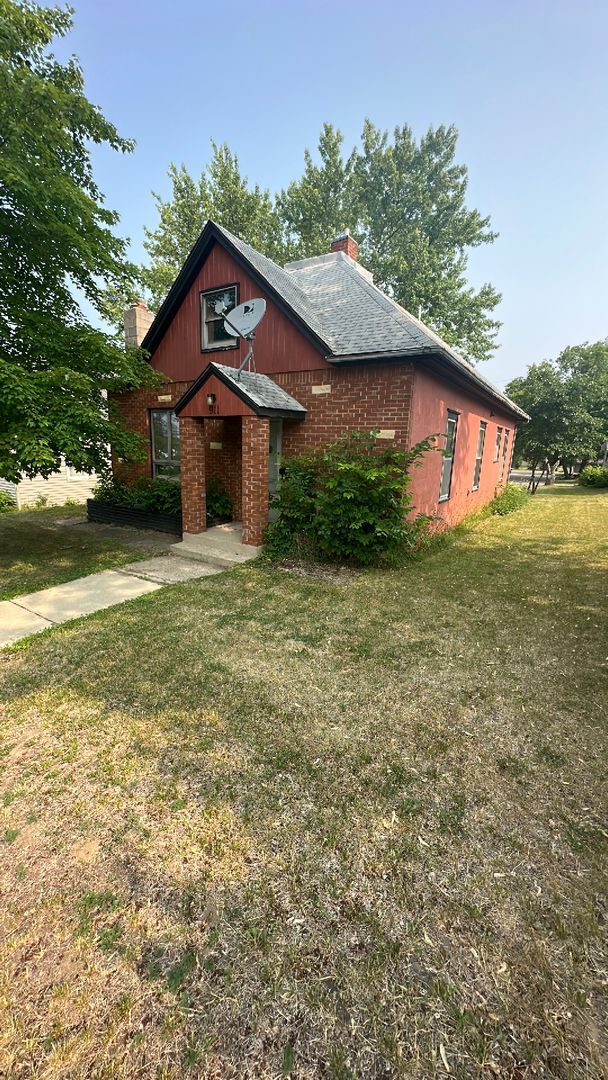 Building Photo - 3 Bedrooms, 1 Bathroom & w/upper loft Single Family with Garage - Staples