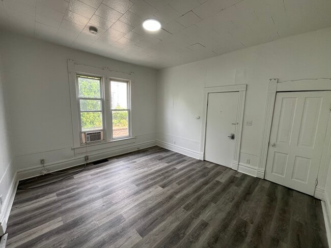 211 N 17th St