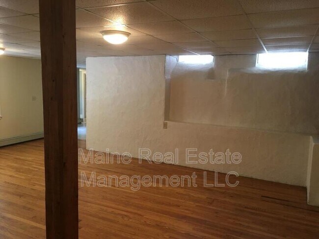 Building Photo - 12-16 5th St