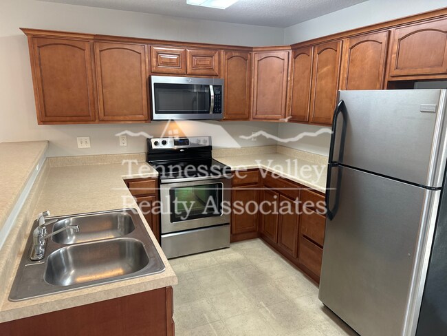 Foto del edificio - MOVE IN READY! Spacious and updated 2 bed,...