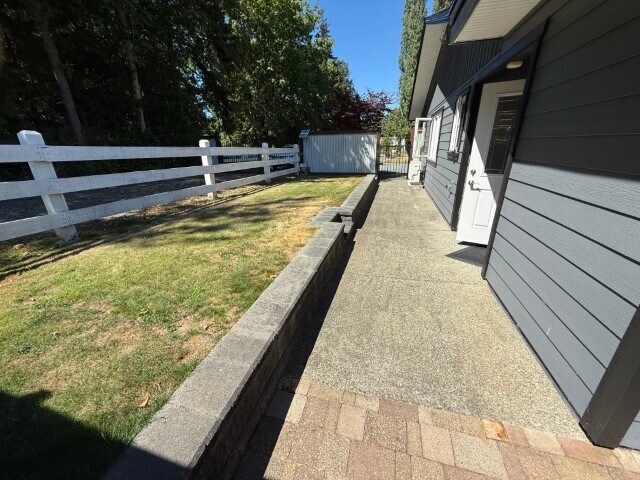 Photo du bâtiment - 720 Fern Rd E
