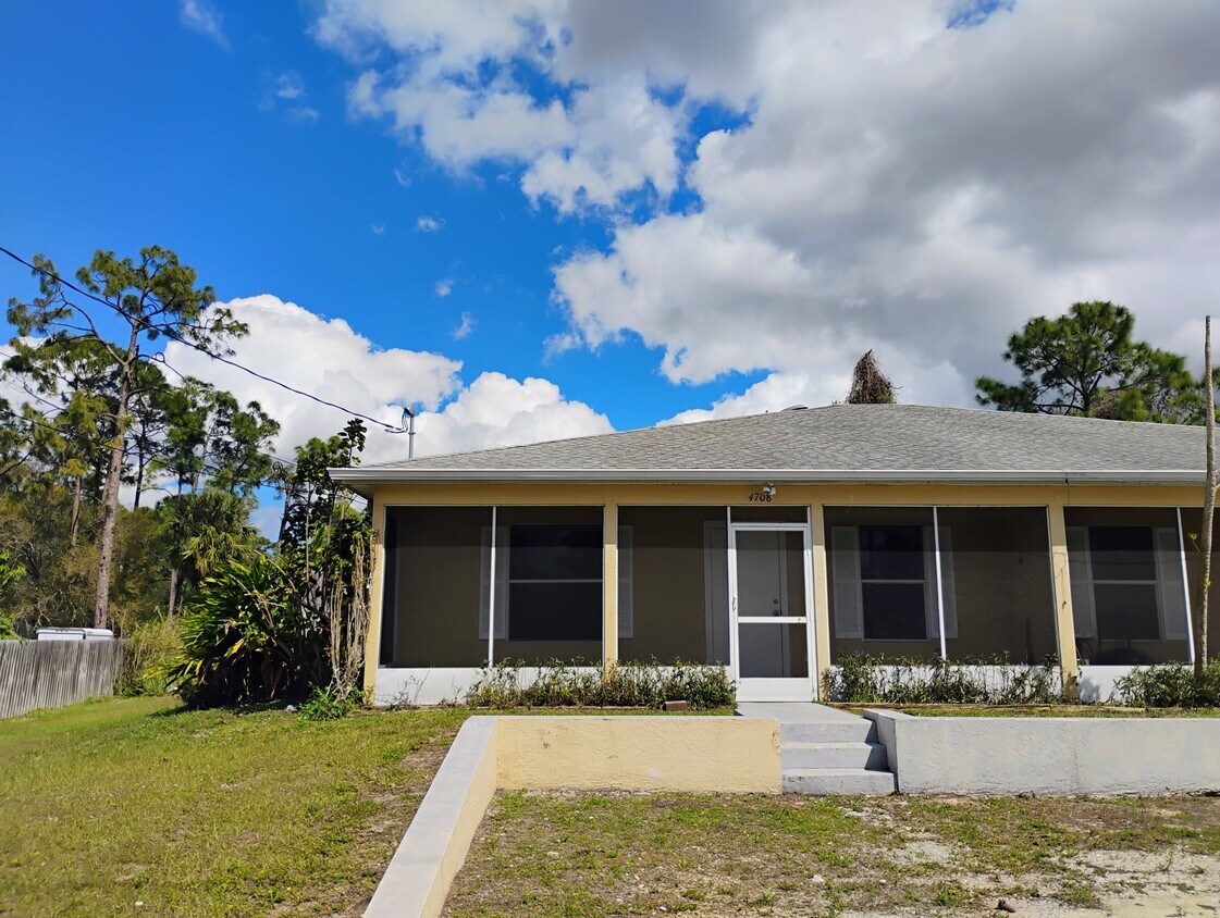 Photo - 4708 Golfview Blvd (Lehigh Acres, FL)