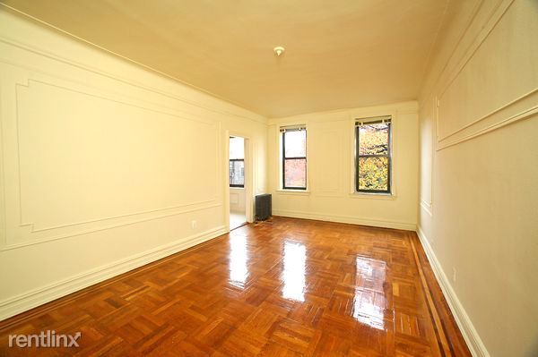 Building Photo - 2625 E 13th St
