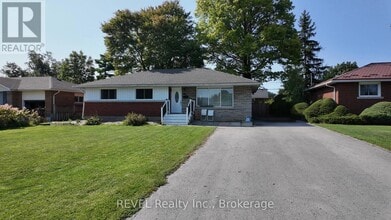Building Photo - 12 Glendale Dr