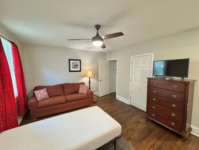 Building Photo - 237 Brevard St