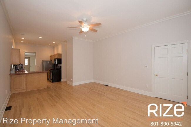Foto del edificio - 2 br, 1 bath House - 232 W 700 N