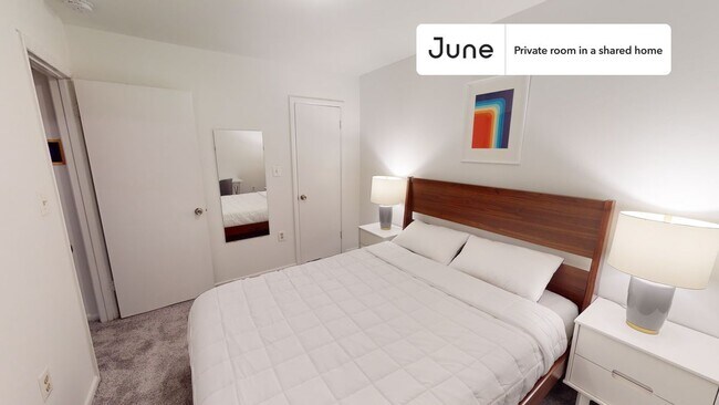 Building Photo - Private bedroom in 5 bed/2 bath Home